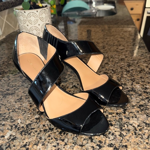 Calvin Klein Laine patent leather open toe pumps Size 9 - Picture 7 of 9
